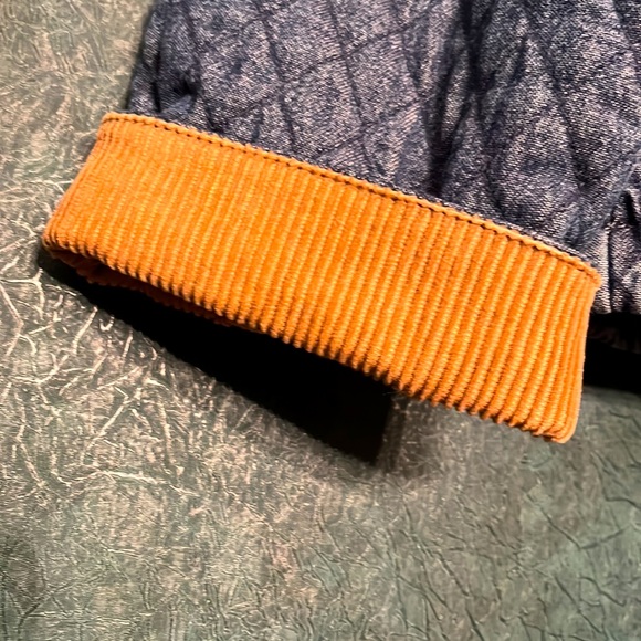 Vintage Quilted Jean Barn Jacket with Corduroy Trim and Apple Appliqués - Large - Picture 3 of 9